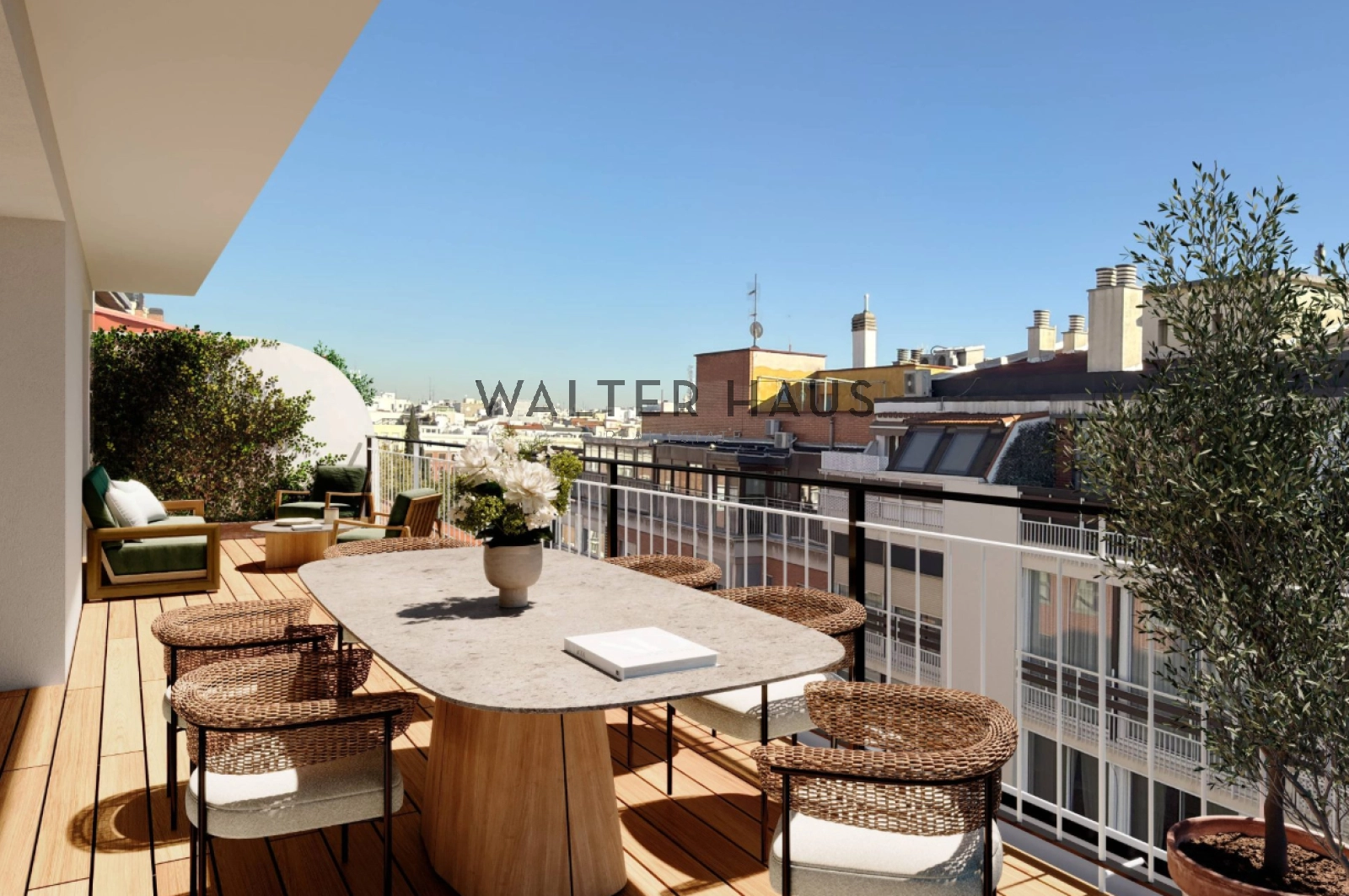 4-bed penthouse with terrace in Castellana, Salamanca