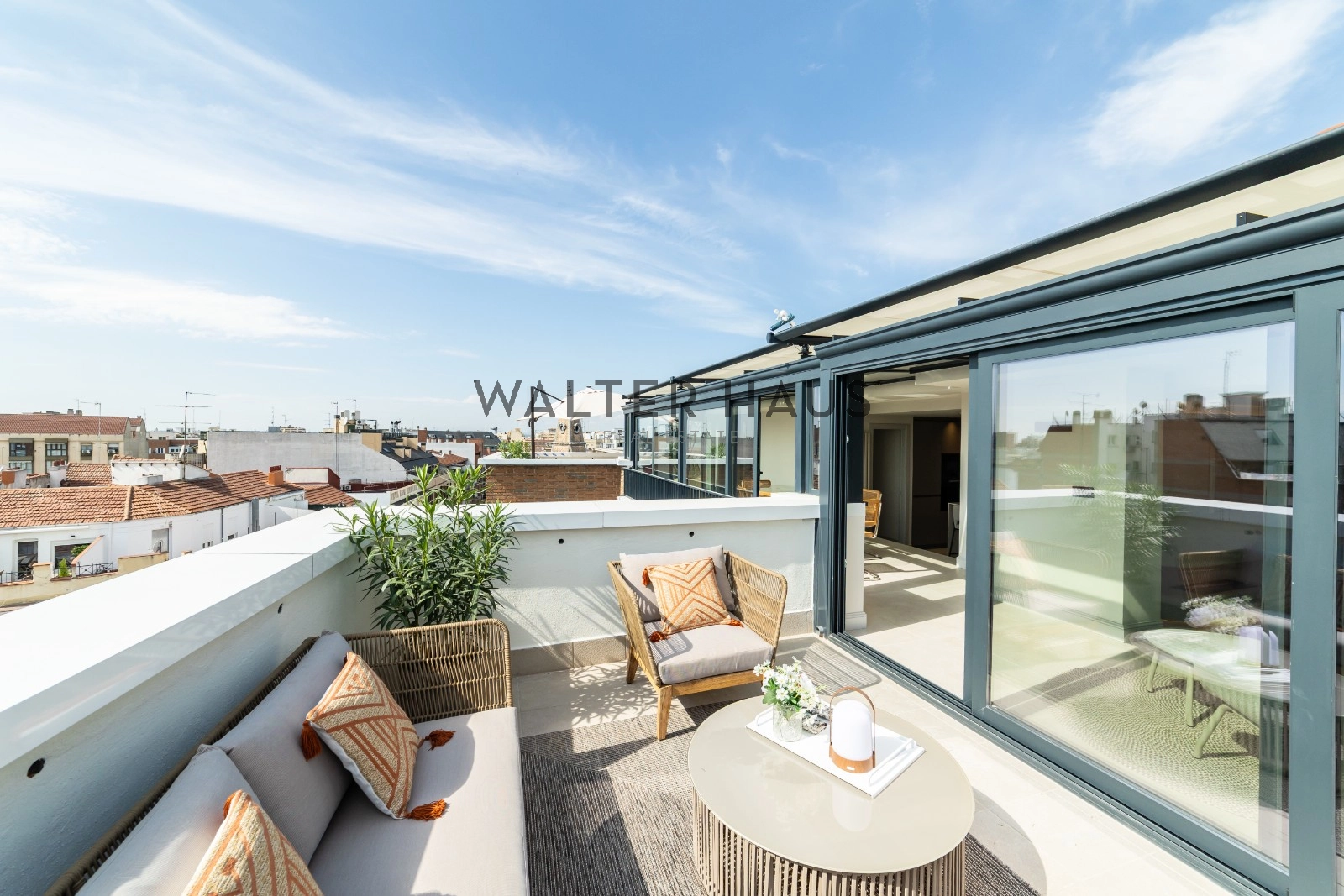 Ático de 3 dormitorios con terraza en Trafalgar, Chamberí