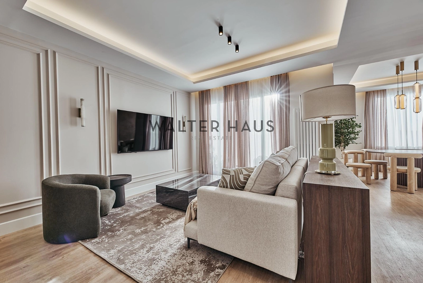 4-bed penthouse with terrace in Palacio, Centro