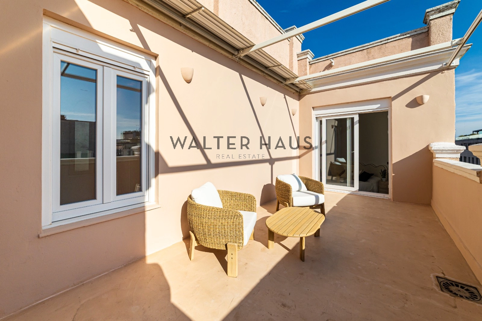 Modern 2-bed penthouse with terrace in Ríos Rosas, Chamberí